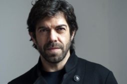 Pierfrancesco Favino al CineCocktail a Venezia71: domenica 31 agosto si racconta allo Spazio Luce Cinecittà