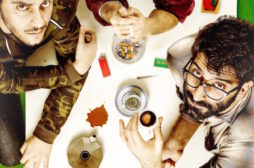 The Pills – Sempre meglio che lavorare – Recensione
