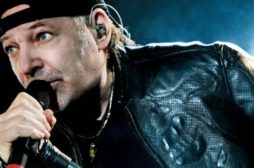 Dannate Nuvole è il nuovo singolo di Vasco Rossi