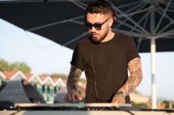 Stefano Reis, un’estate tra musica e bollenti novità