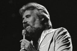 Kenny Rogers, la stella country che fu anche attore