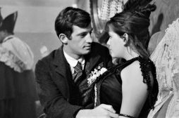 Disponibile su RaiPlay La viaccia di Mauro Bolognini, con Jean-Paul Belmondo e Claudia Cardinale