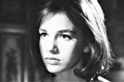 Disponibile su RaiPlay Dolci inganni di Alberto Lattuada, con Catherine Spaak