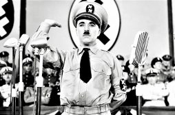 Disponibile su RaiPlay Il grande dittatore di e con Charlie Chaplin